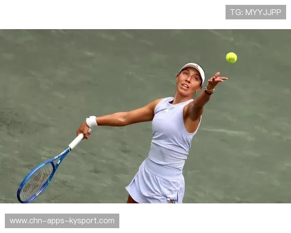 女子网球新秀在国际赛场接连获胜，表现亮眼